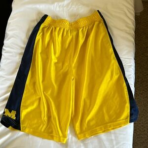 Michigan basketball shorts size medium